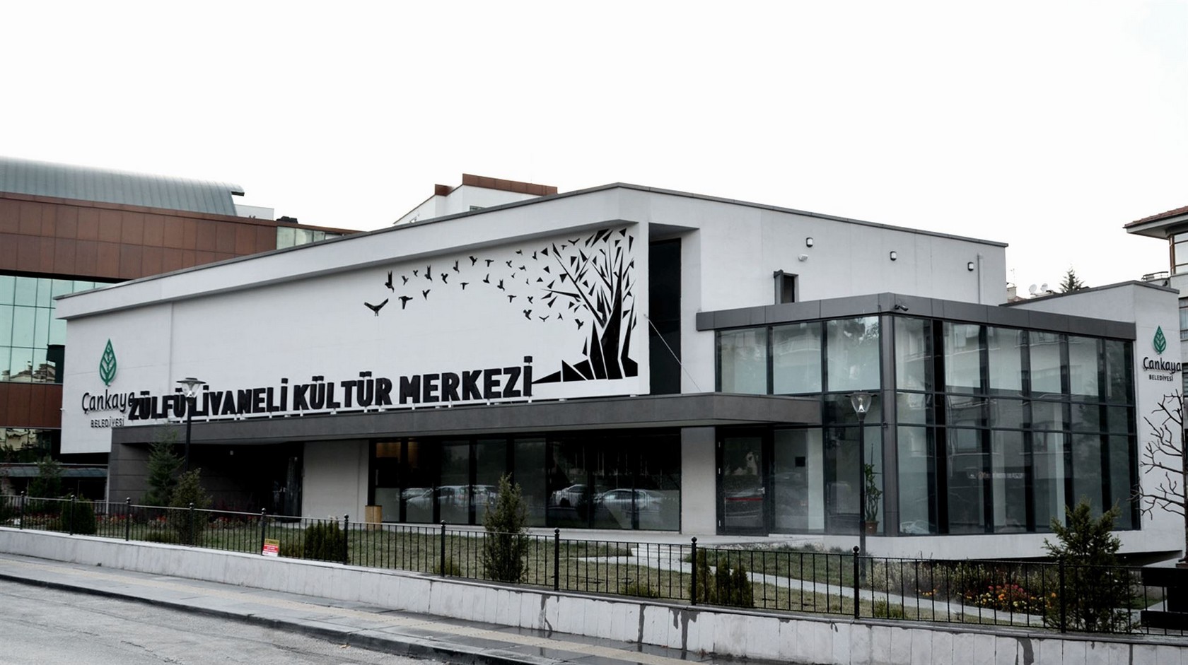 Zülfü Livaneli Kültür Merkezi
